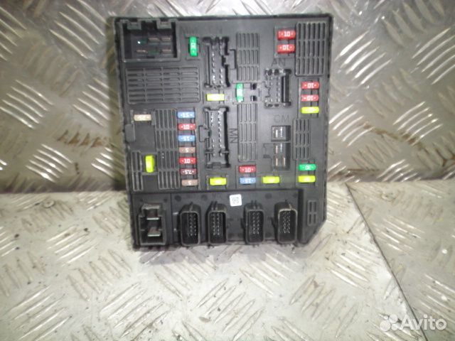 Блок предохранителей (подкапотный) Megane 3 \Fluen