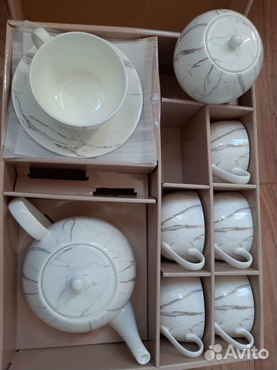 Подарочный чайный сервиз из 14 предметов