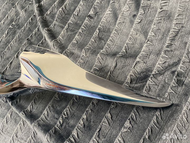 Хромированный молдинг решетки радиатора