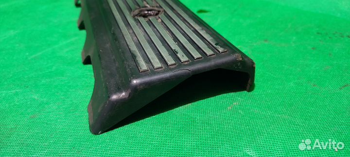 Декоративная накладка двигателя m50