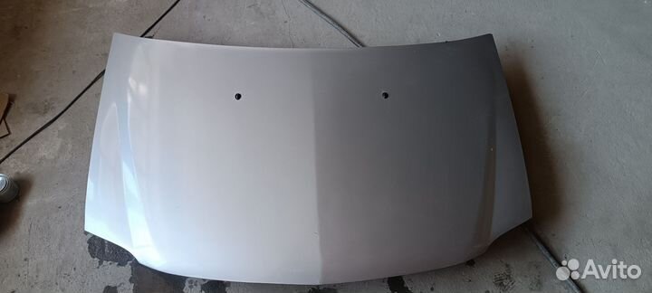 Капот на LADA largus