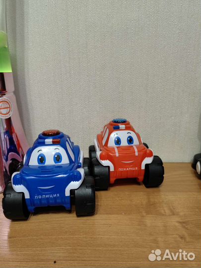 Машинка музыкальная умка