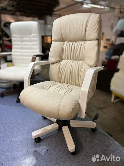 Компьютерное офисное кресло