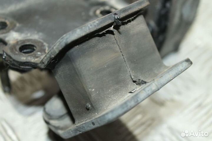 Подушка АКПП 1JZ-GE Toyota Mark Chaser 100 JZX100