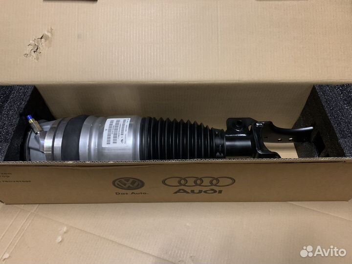 Пневмостойка передняя правая VW Touareg 7P CDC