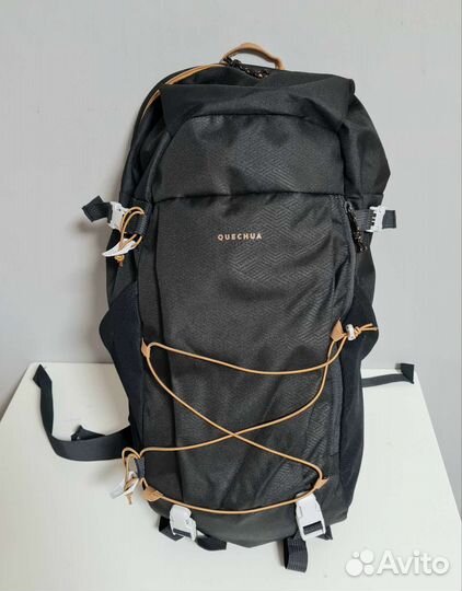 Рюкзак новый Quechua 30 литров туристический