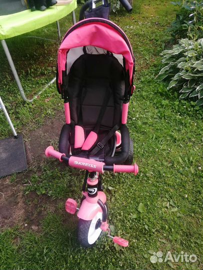 Детский трехколесный велосипед с ручкой