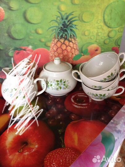 Чашка, чайник, сахарница, бокал, молочник