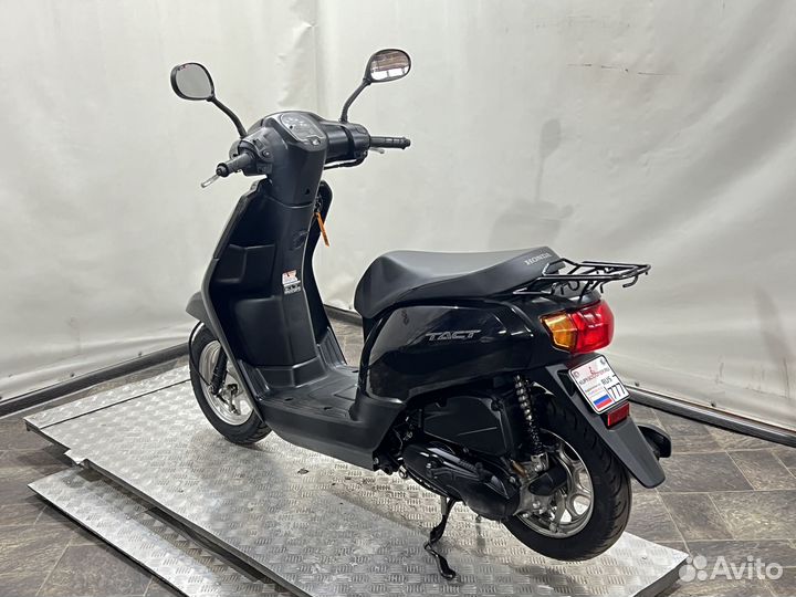 Скутер Honda Tact