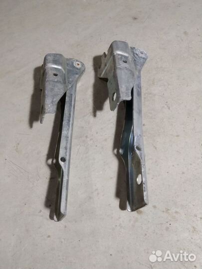 Петля капота левая Фольксваген Поло Polo с 2009