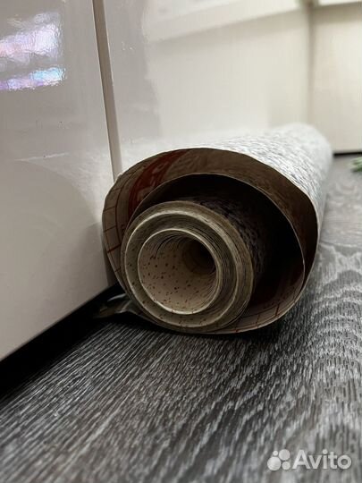 Самоклеющаяся пленка