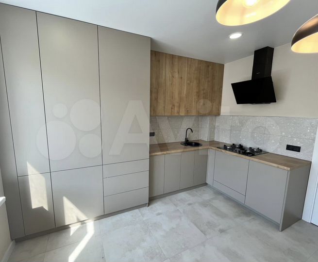 2-к. квартира, 64 м², 1/9 эт.