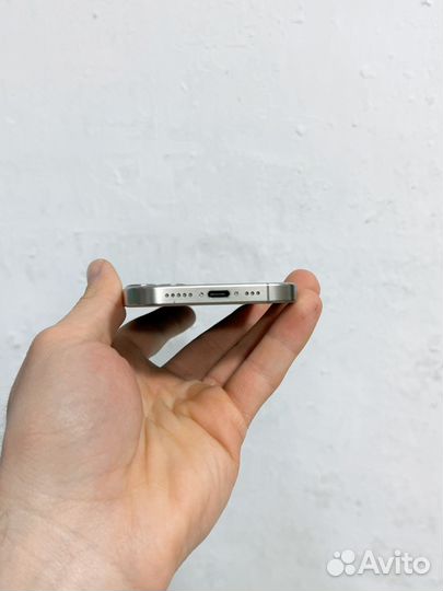 iPhone 15 Pro, 256 ГБ