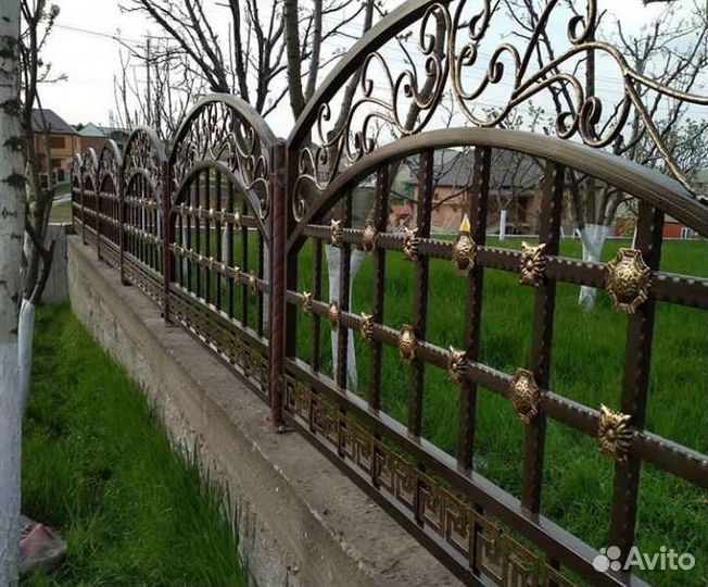 Кованые заборы и ограждения