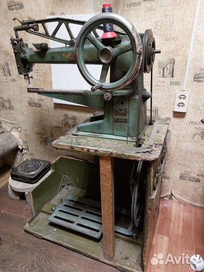 Рукавная швейная машина