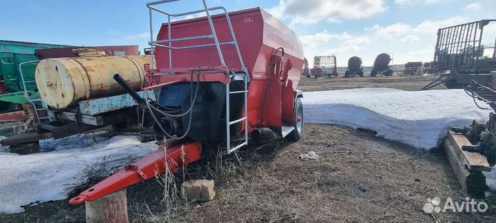 Кормораздатчик Kuhn Euromix II 1060, 2007