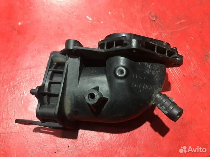 Патрубок впускного коллектора Volkswagen Golf CAV