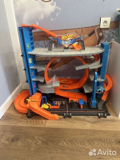 Гараж Hot Wheels