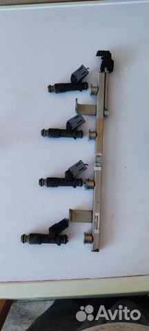 Топливная рампа с форсунками Geely