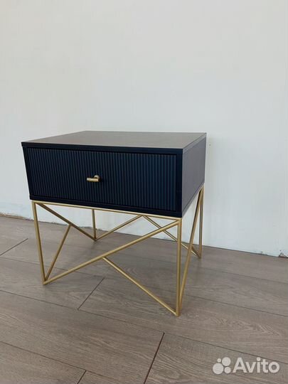 Тумба прикроватная Келли с фасадами из мдф