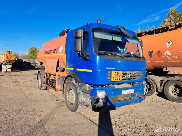 Топливозаправщик volvo