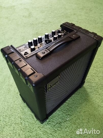 Комбоусилитель Roland Cube-30 гитарный комбо
