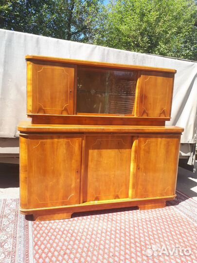 Антикварный буфет