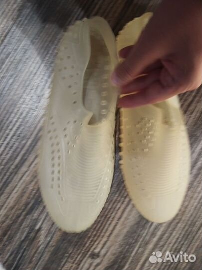 Тапки для купания в море