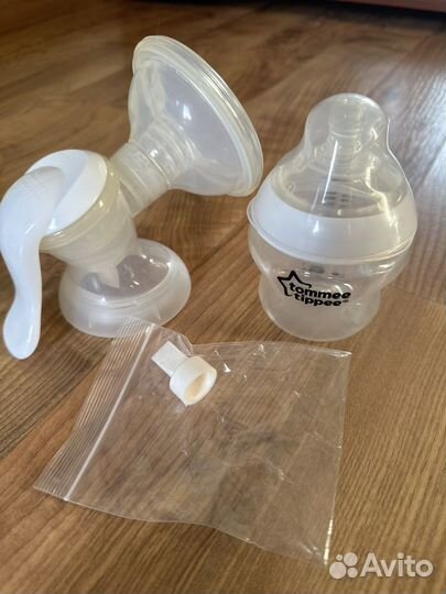 Молокоотсос ручной и бутылочка для кормления
