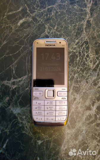 Nokia E52