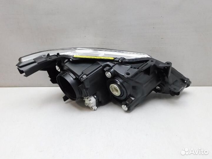 Фара левая Toyota Camry