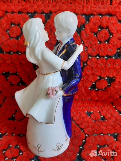 Статуэтки сувениры старинные