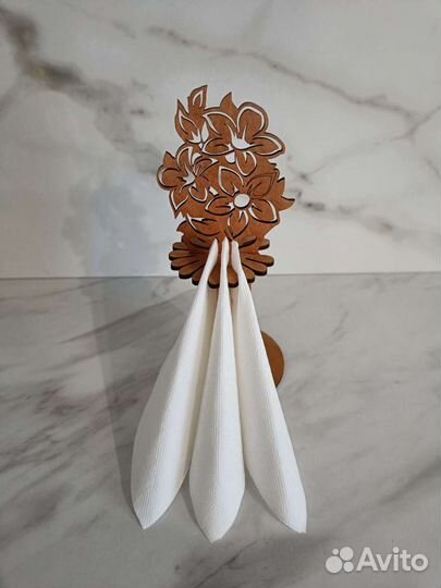 Салфетница из дерева