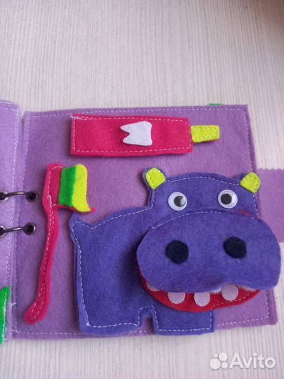 Развивающая книжка из фетра