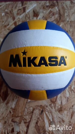 Волейбольный мяч