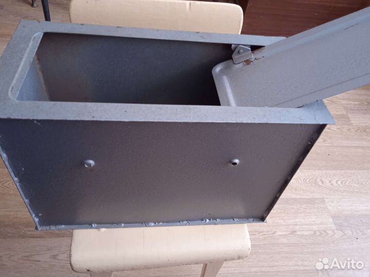 Сейф мебельный