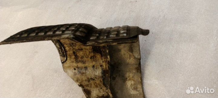 Экран тепловой Volkswagen Passat B6 1800CC