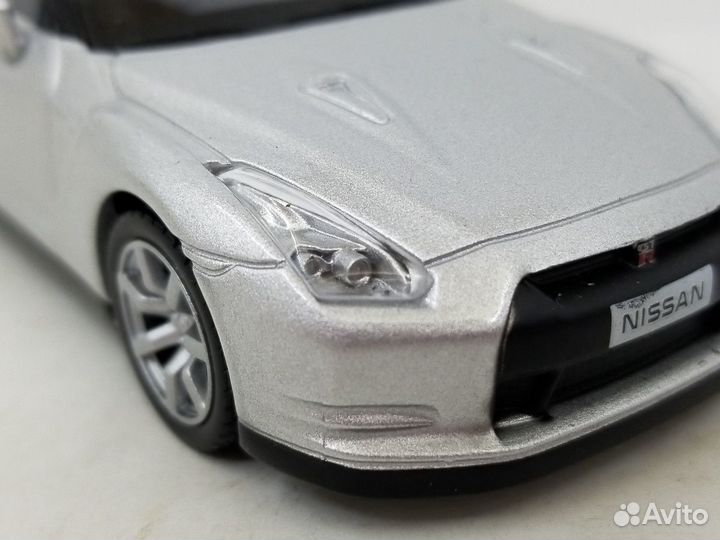 Nissan GT-R1:43