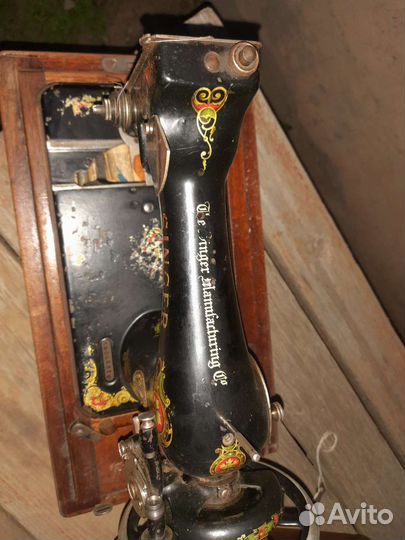 Швейная машинка зингер