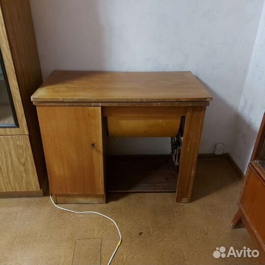 Швейная машина стол письменный Подольск