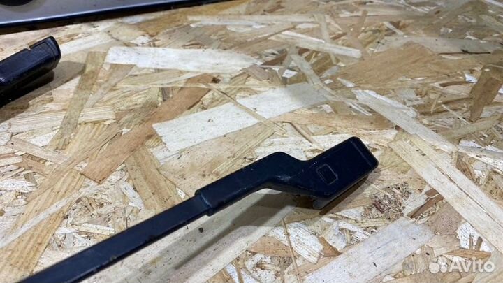 Поводок дворника Peugeot Partner 1.6 2012