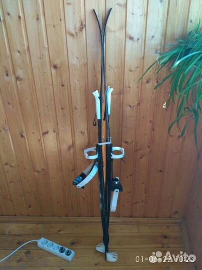 Лыжи Ski Race пластиковые 130см. Новые с палками