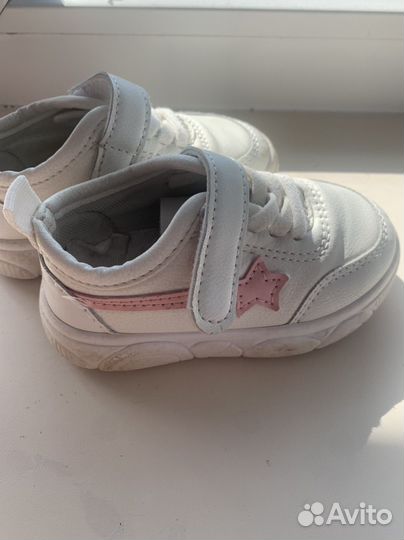 Кроссовки для девочки