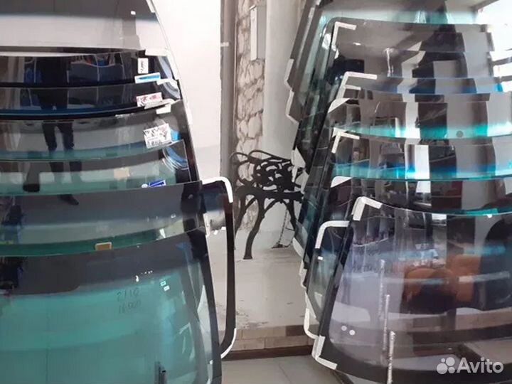 Лобовое стекло Mercedes W123