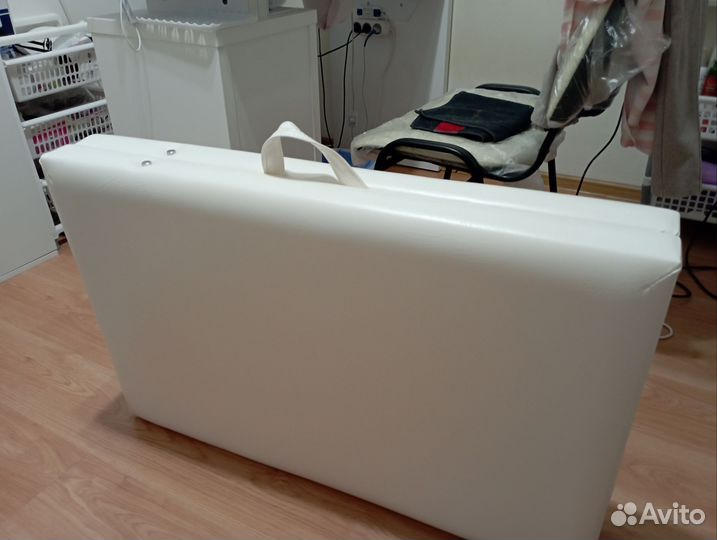 Продаётся кушетка