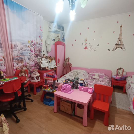 Детские игрушки и мебель