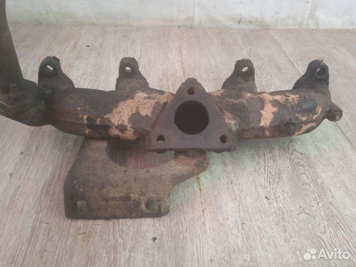 Коллектор выпускной Volkswagen Passat B4 1.9 1995