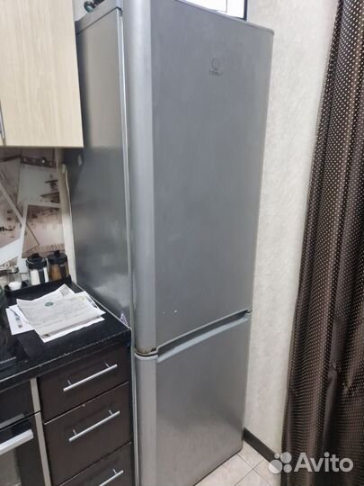 Холодильник бу indesit