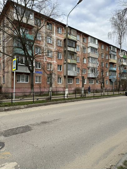Доля в 2-к. квартире, 44 м², 4/5 эт.