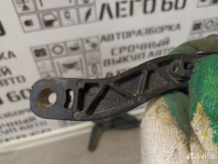 Поводок стеклоочистителя для Mercedes Benz W211